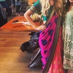 Beautiful saree (sari)!